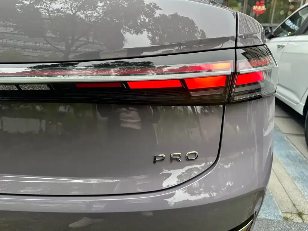 Volkswagen Passat — фото 8