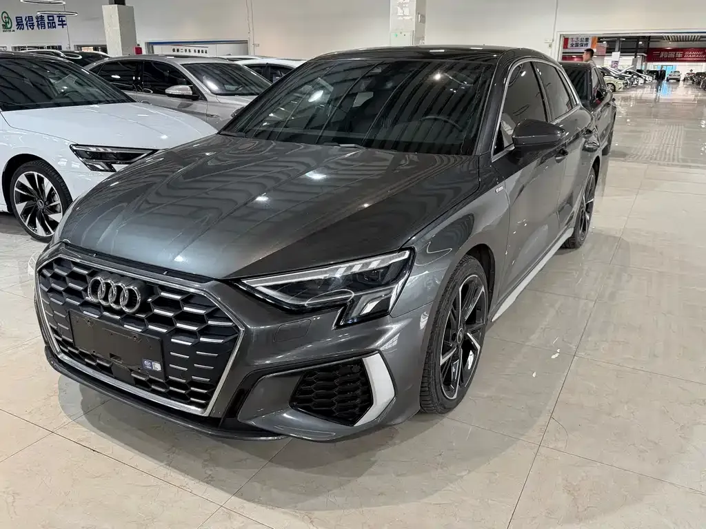 Audi A3 — фото 1
