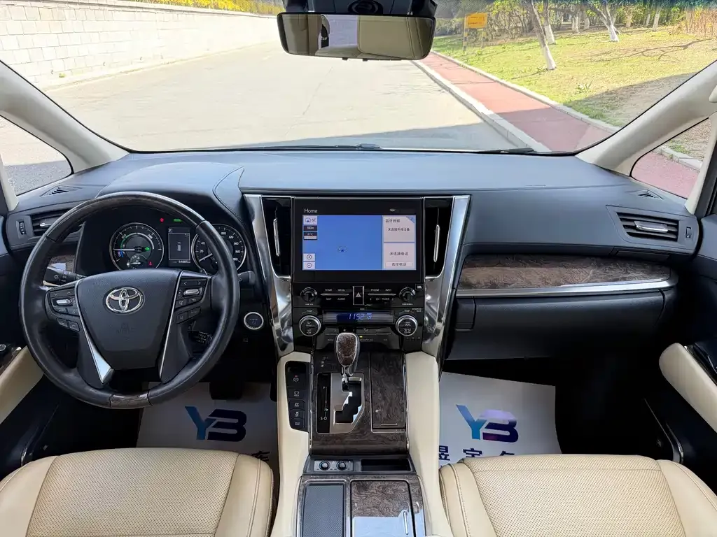 Toyota Vellfire — фото 6