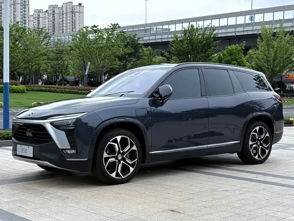 NIO ES8