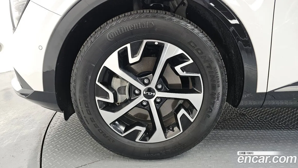 Kia Sportage — фото 8
