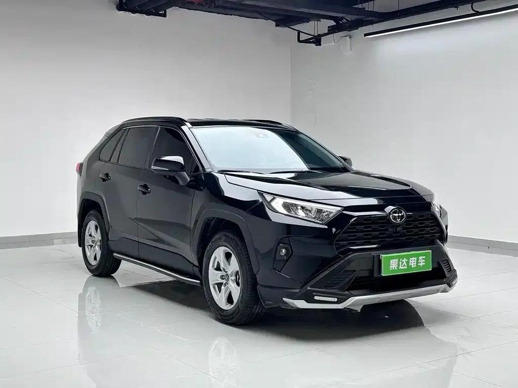Toyota RAV4 — фото 7