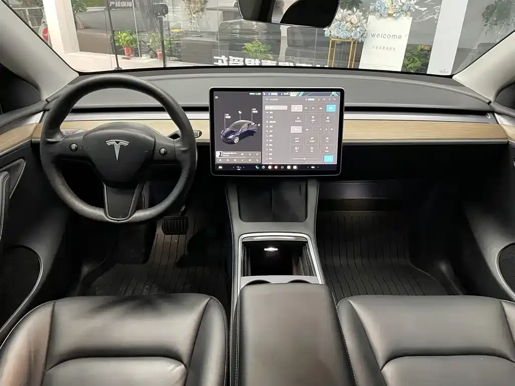 Tesla Model Y — фото 4