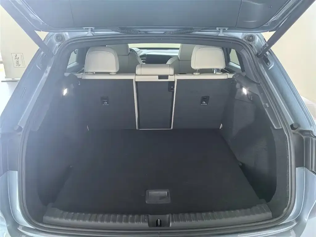 Audi Q4 e-tron — фото 10