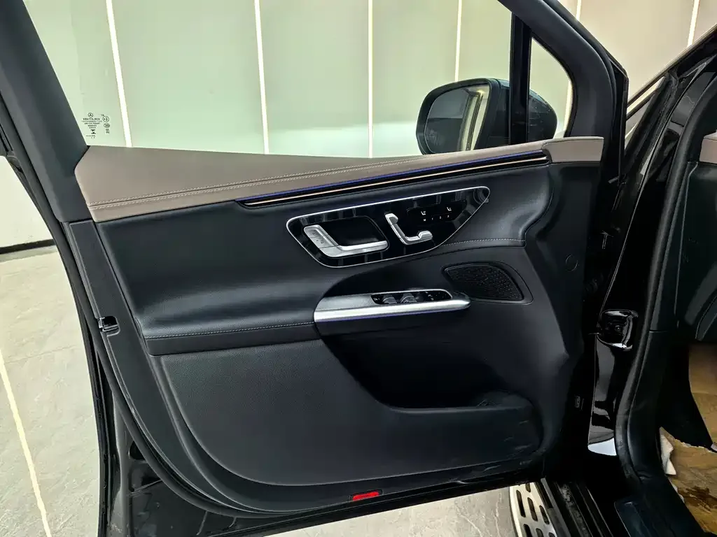 Mercedes-Benz EQE SUV — фото 2