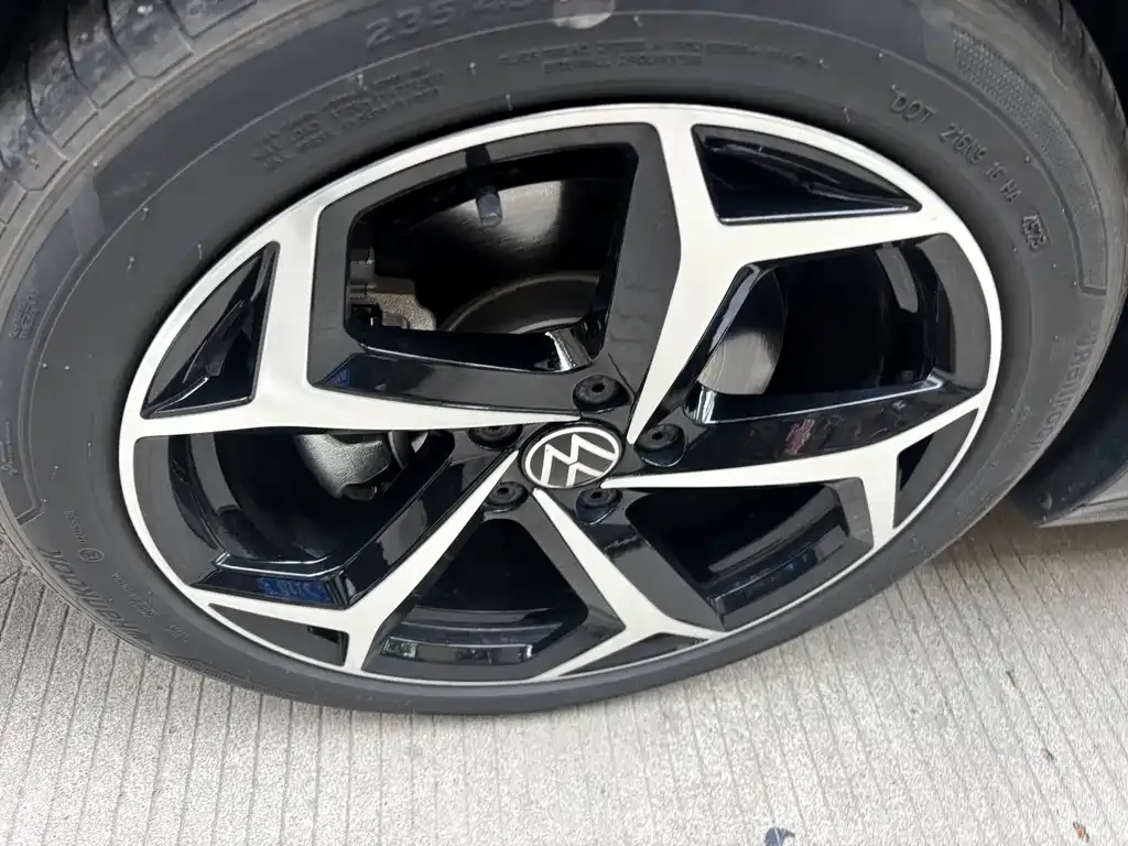 Volkswagen Passat — фото 10