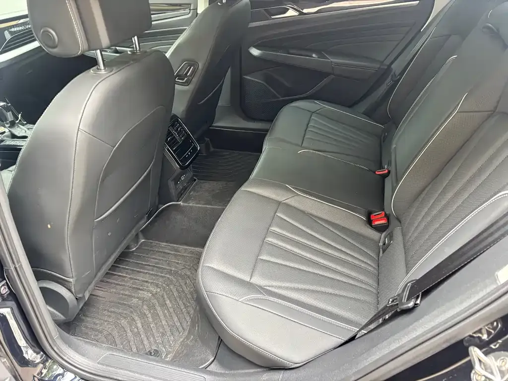Volkswagen Passat — фото 7