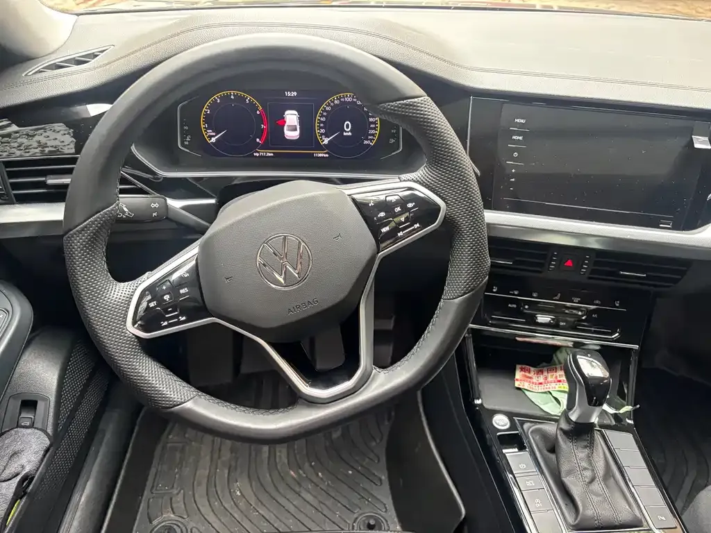 Volkswagen Passat — фото 8