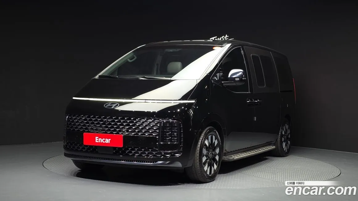 Hyundai Staria