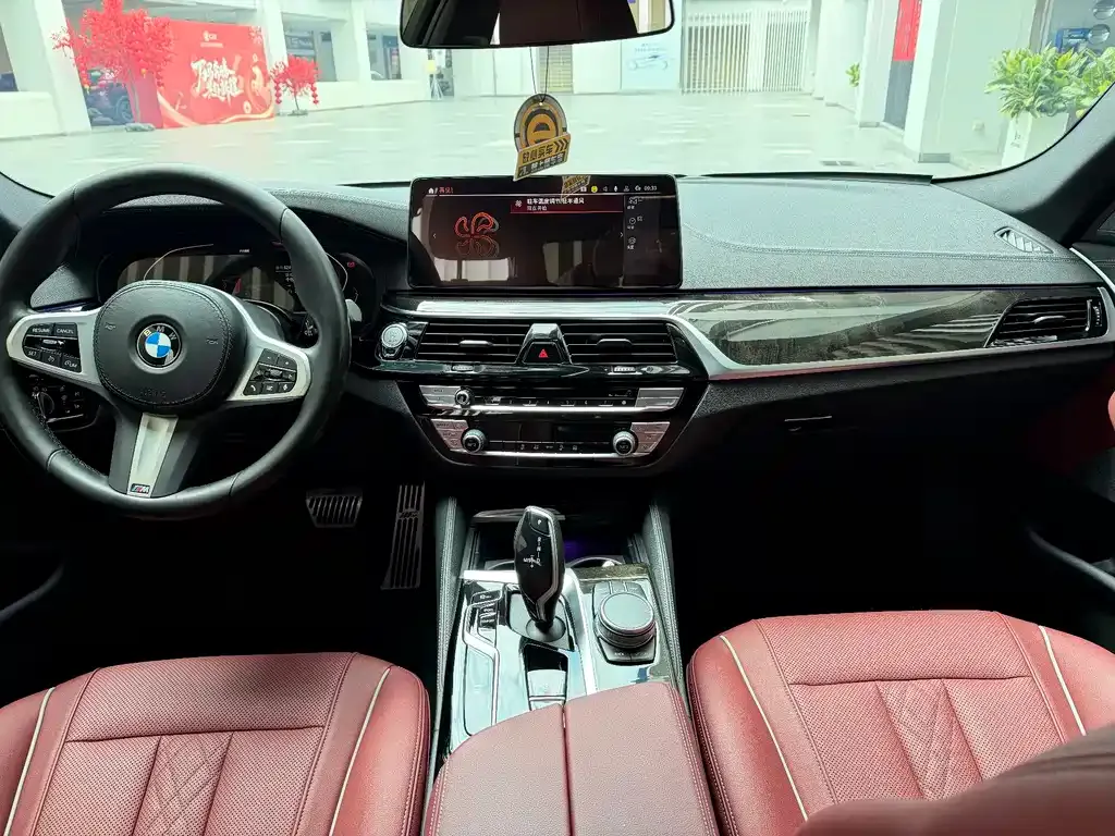 BMW 5 Series — фото 10