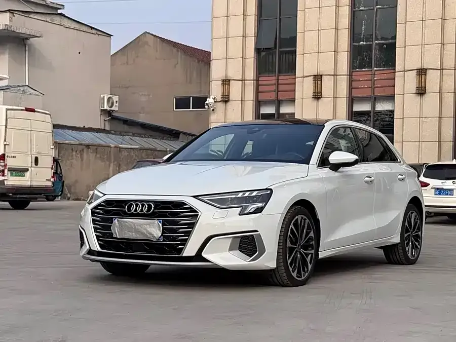 Audi A3 — фото 1