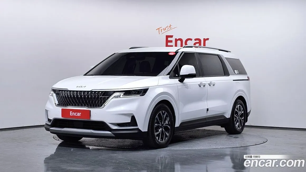 Kia Carnival — фото 1