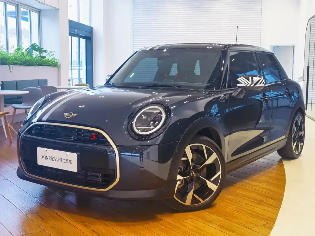 MINI Cooper (3-door) — фото 1