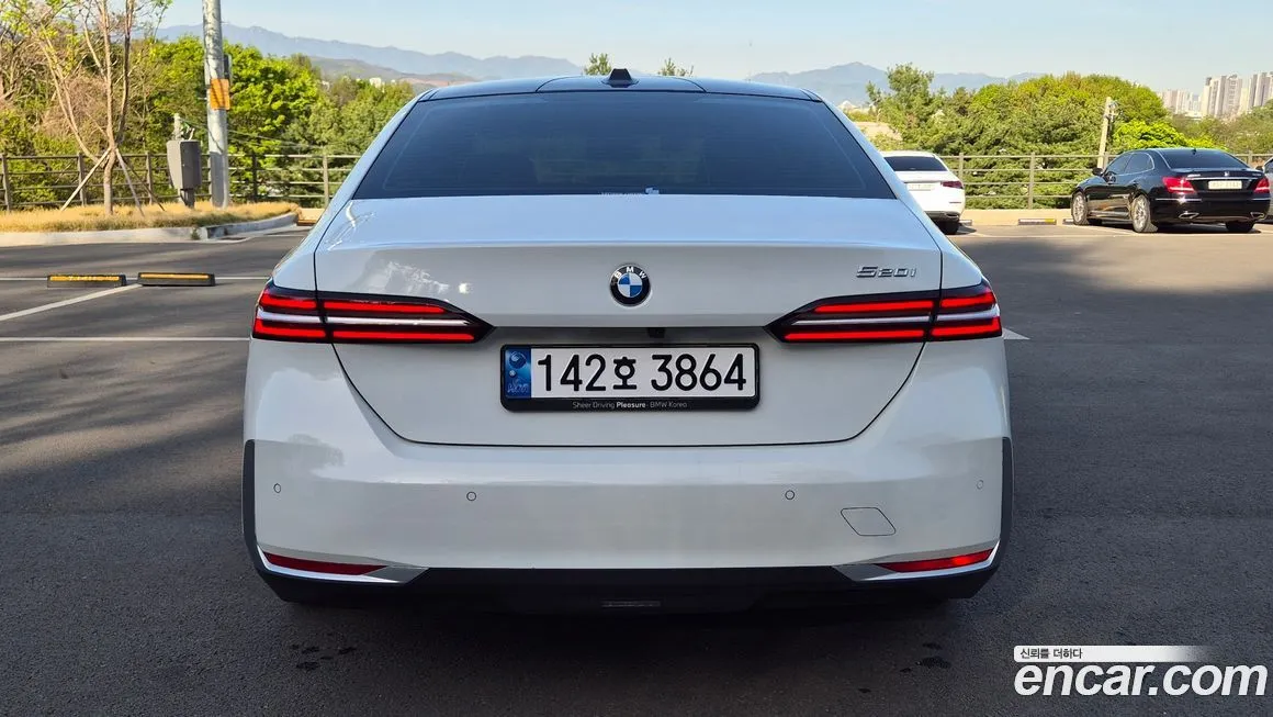 BMW 5-Series — фото 10