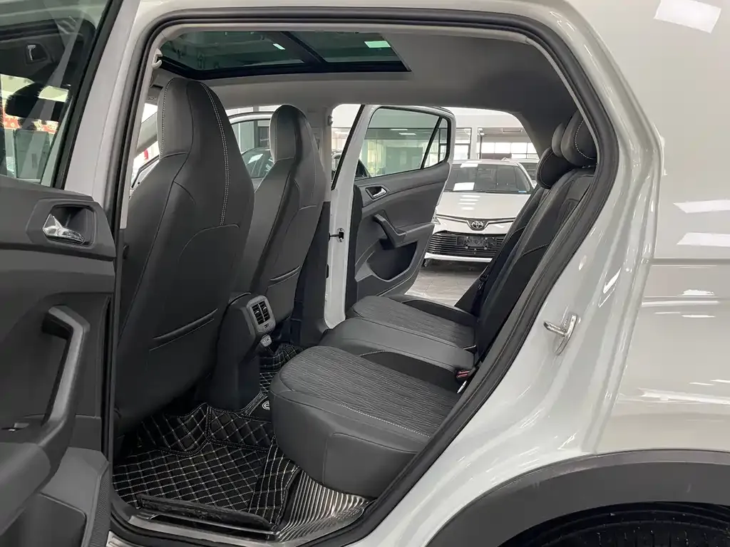 Volkswagen T-Cross — фото 3