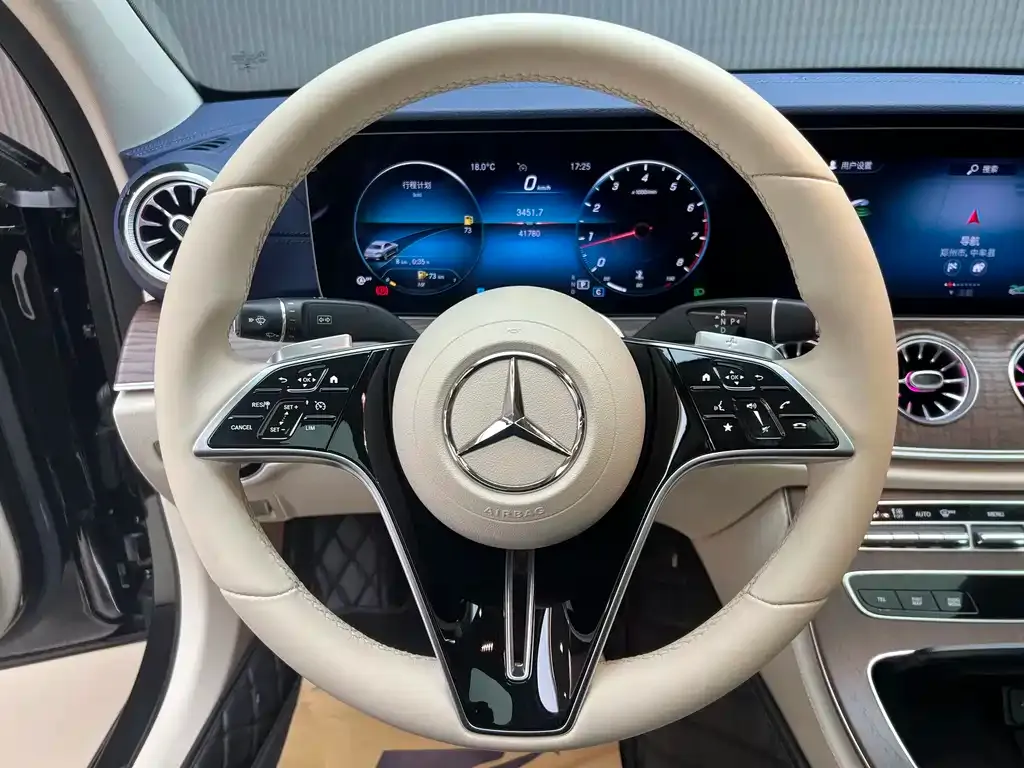 Mercedes-Benz E-Class — фото 10
