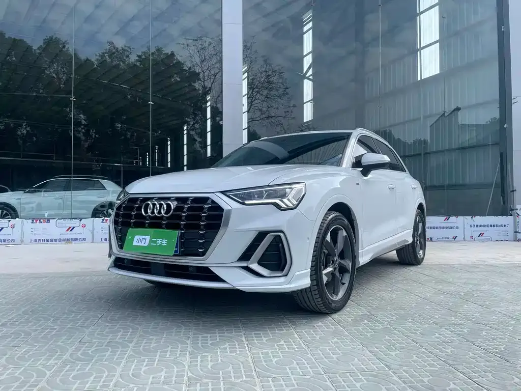 Audi Q3 — фото 1