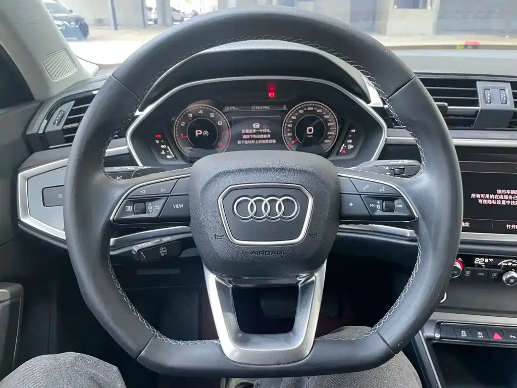 Audi Q3 — фото 6