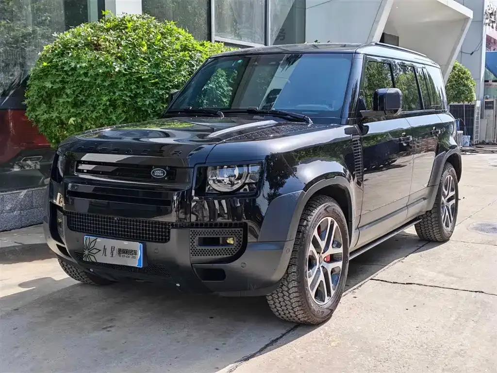 Land Rover Defender — фото 1