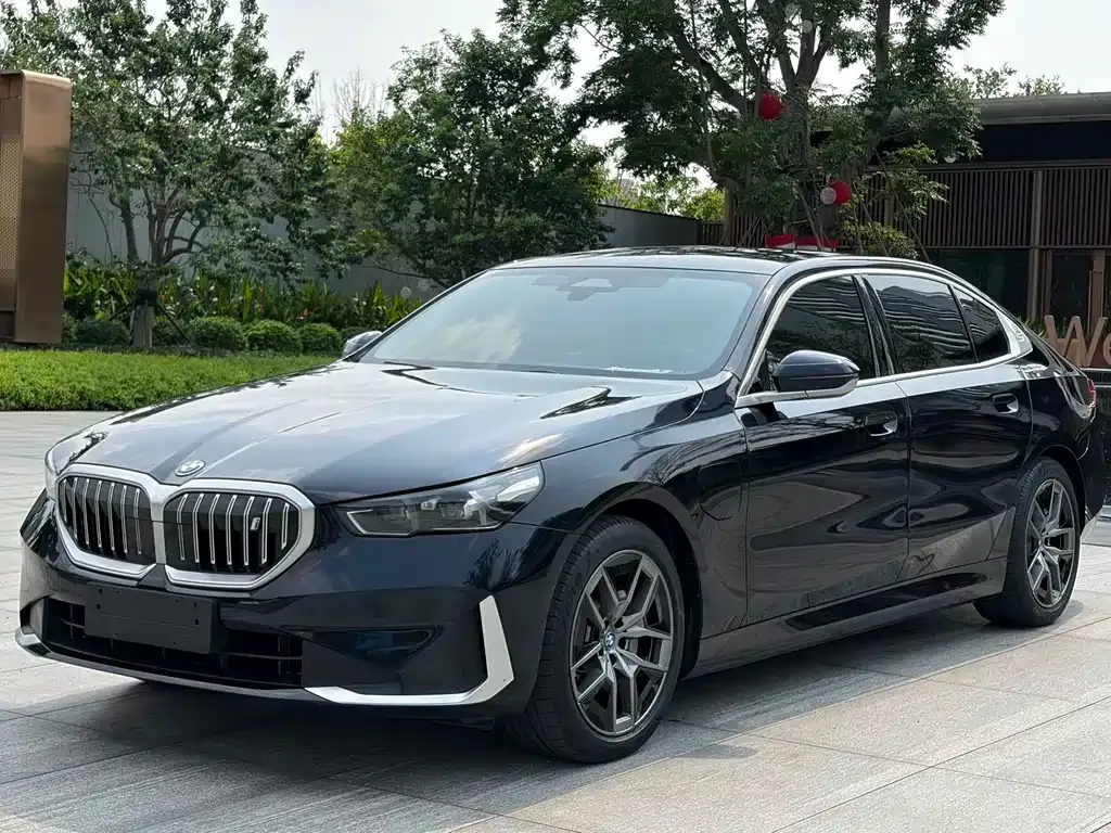 BMW i5