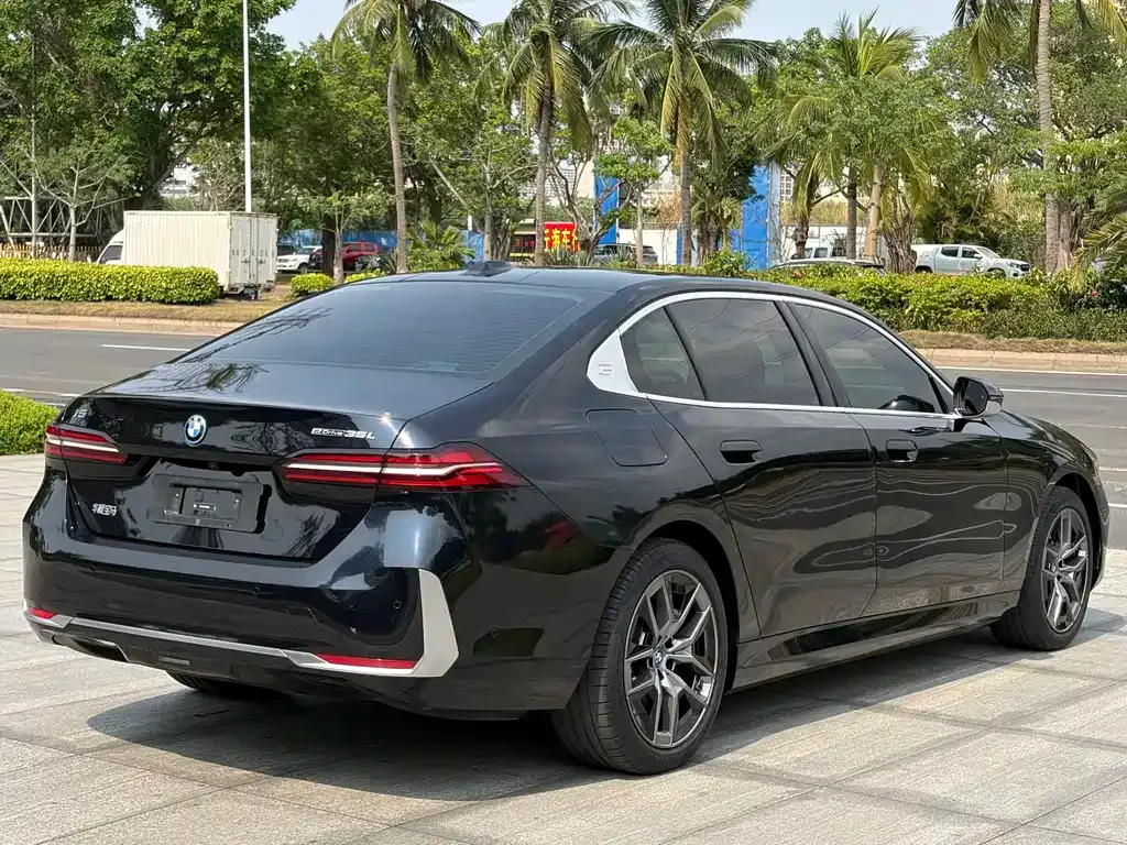 BMW i5 2024 из CN, фото 2
