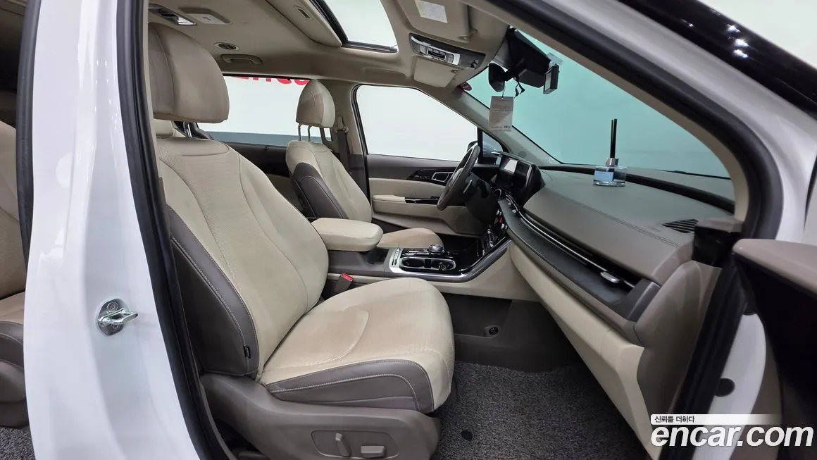 Kia Carnival — фото 10
