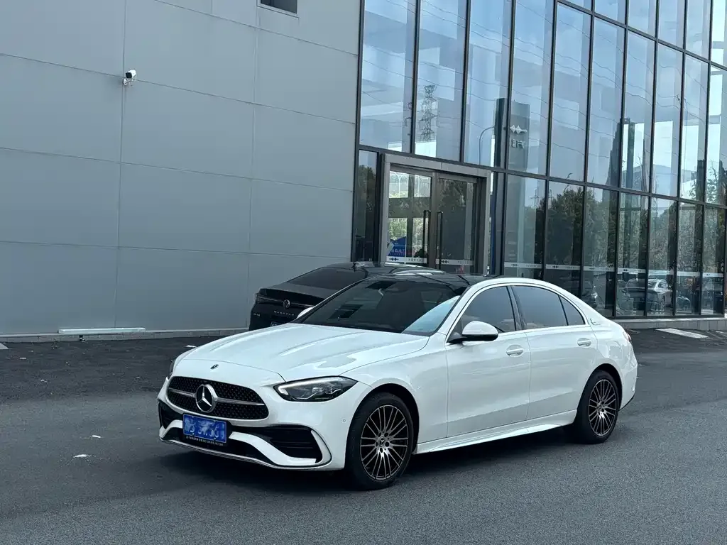 Mercedes-Benz C-Class — фото 1