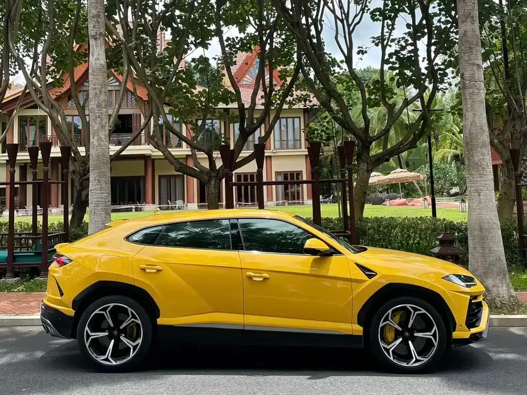 Lamborghini Urus — фото 7