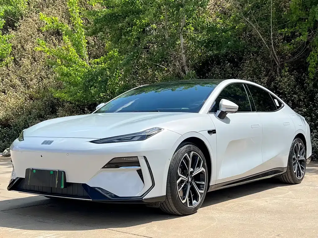 Geely Galaxy E8