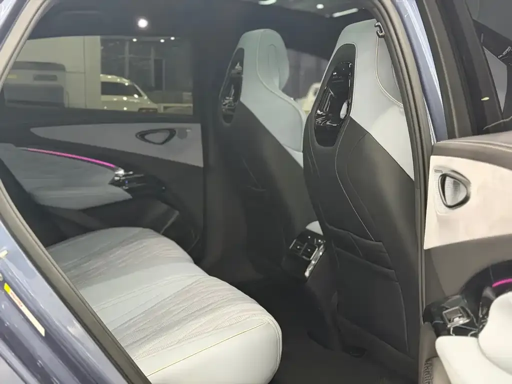 BYD Seal — фото 2