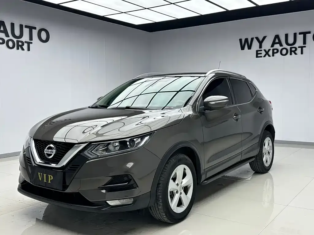 Nissan Qashqai — фото 1