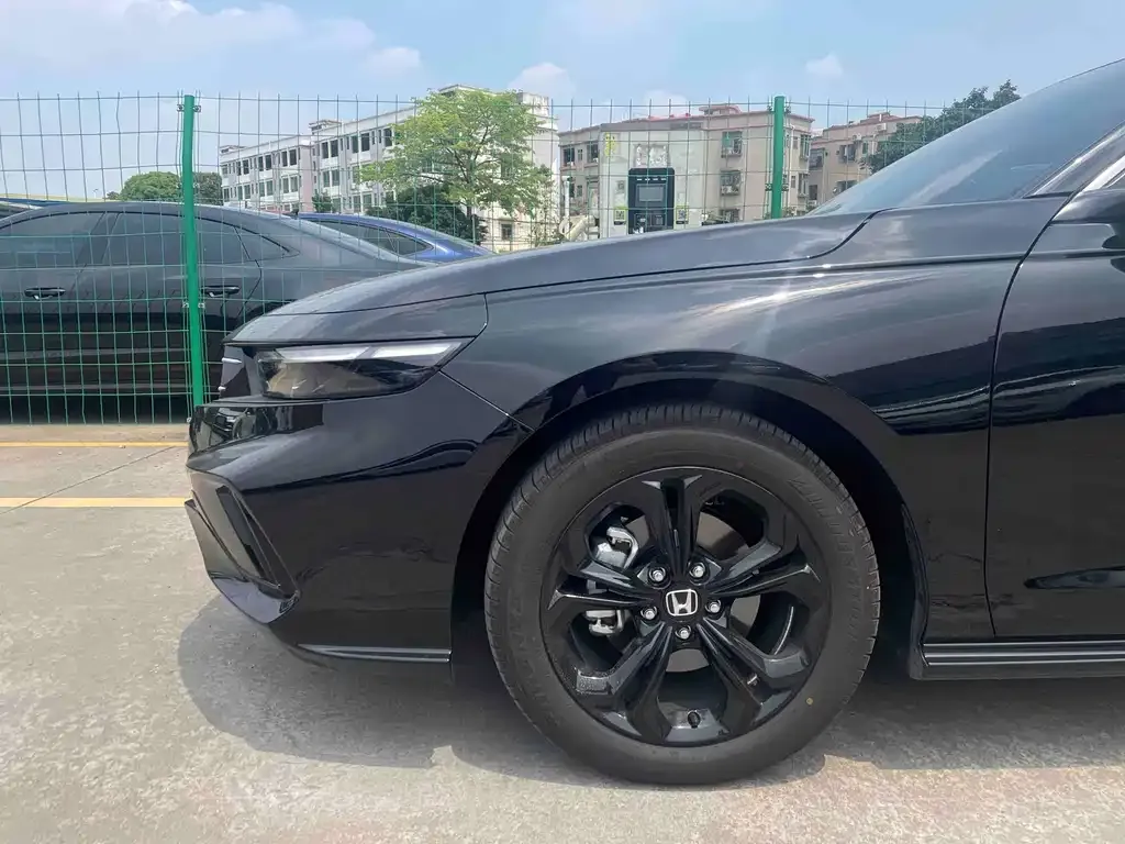 Honda Accord — фото 4
