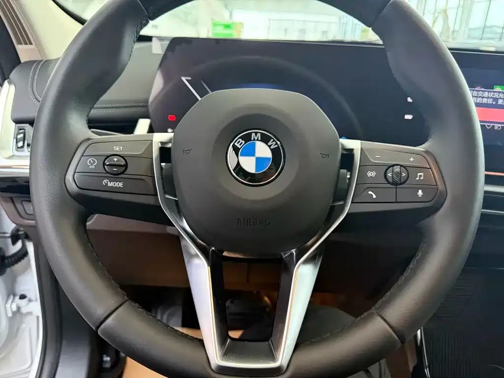 BMW X1 — фото 4