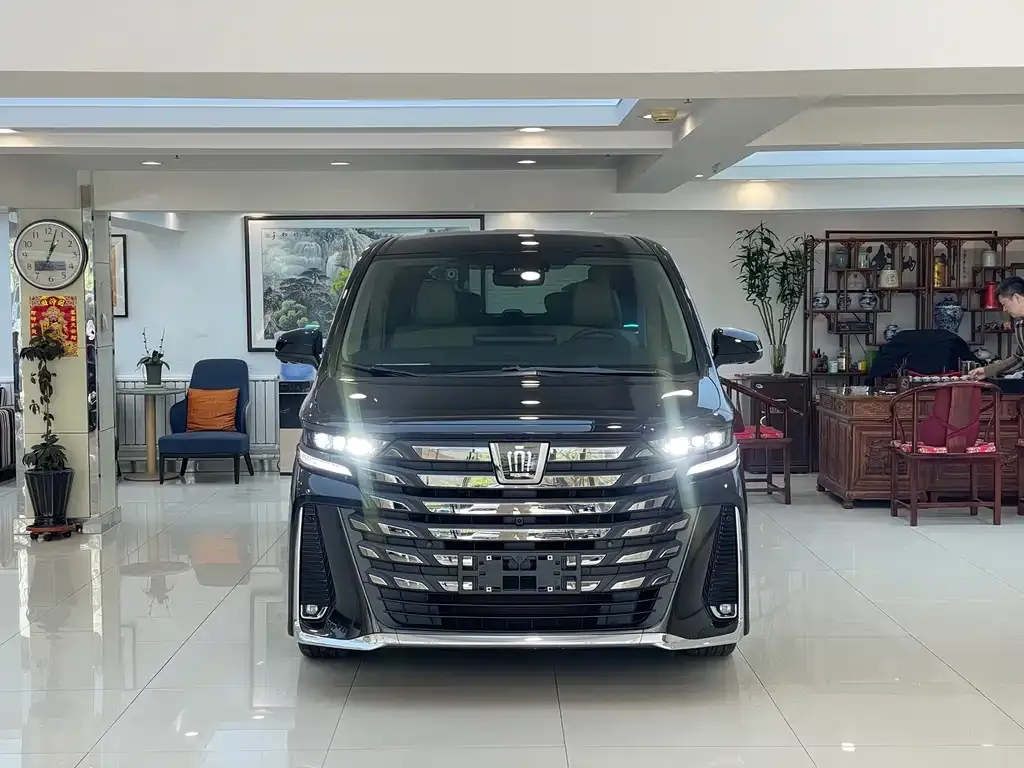 Toyota Vellfire — фото 5