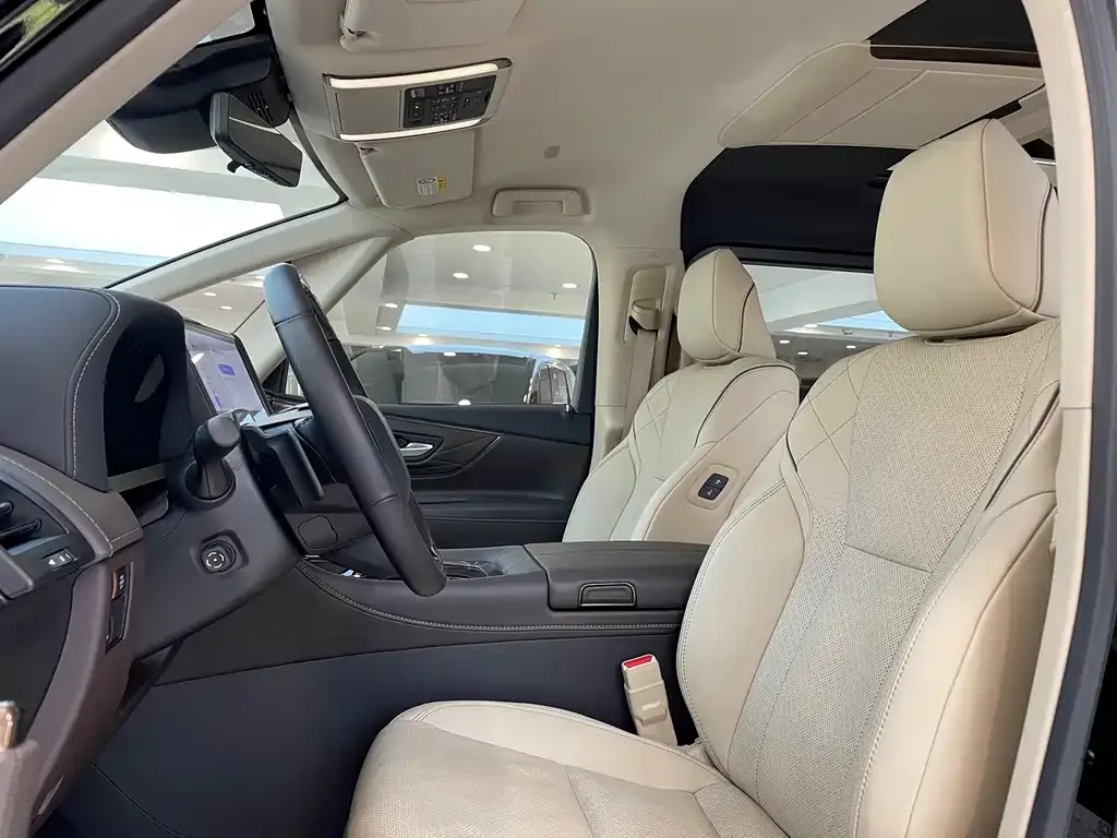 Toyota Vellfire — фото 2