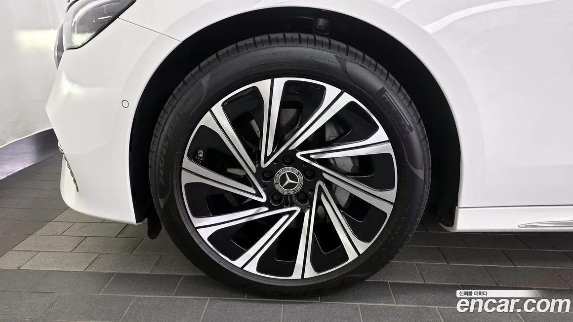 Mercedes-Benz E-Class 2025 из KR, фото 9
