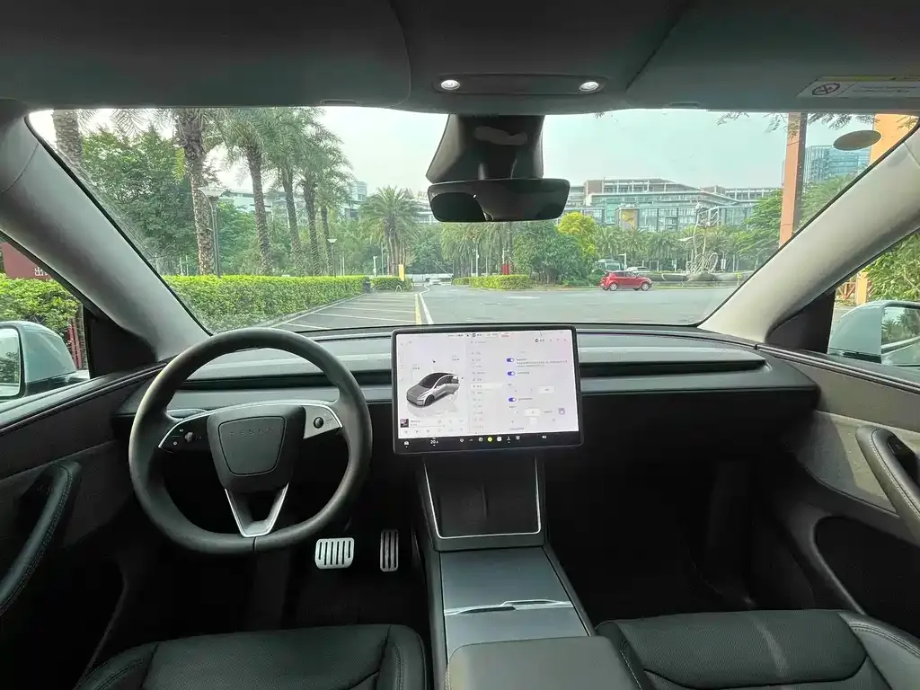Tesla Model Y — фото 3