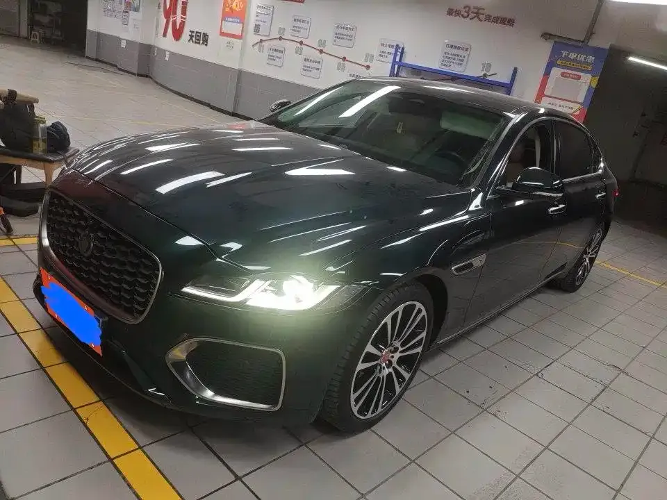 Jaguar XFL — фото 1
