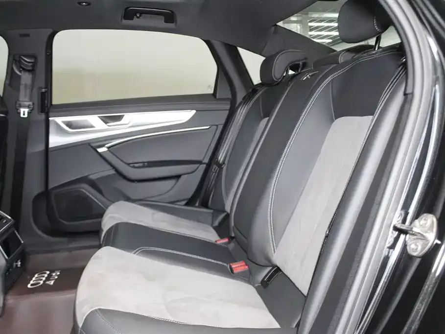 Audi A6L 2024 из CN, фото 10