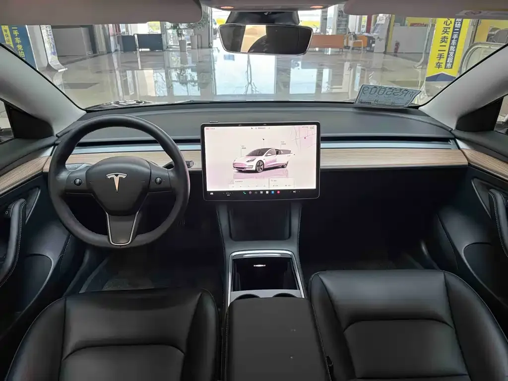 Tesla Model 3 — фото 3