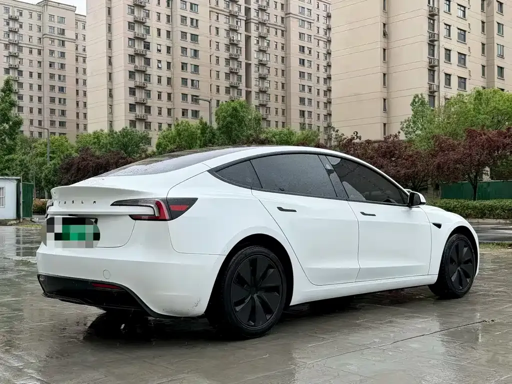 Tesla Model 3 — фото 8