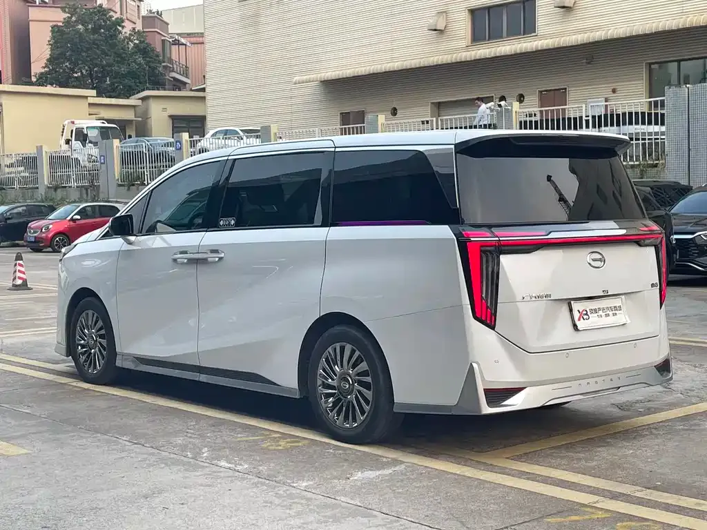 GAC Motor Trumpchi M8 — фото 10