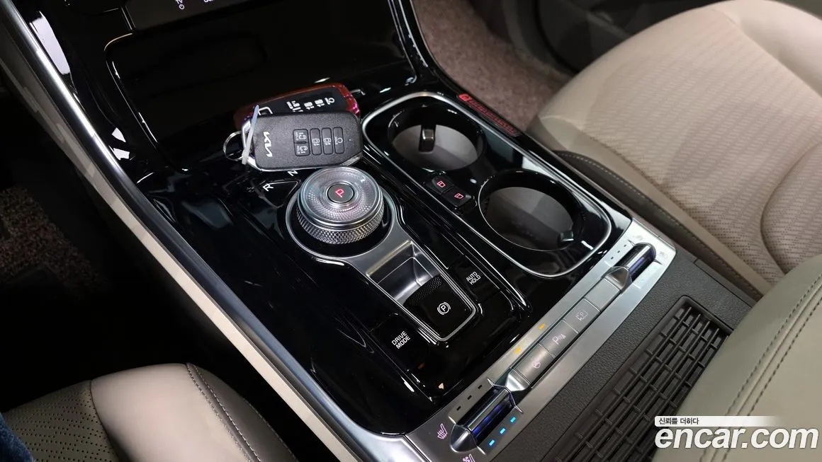 Kia Carnival — фото 10