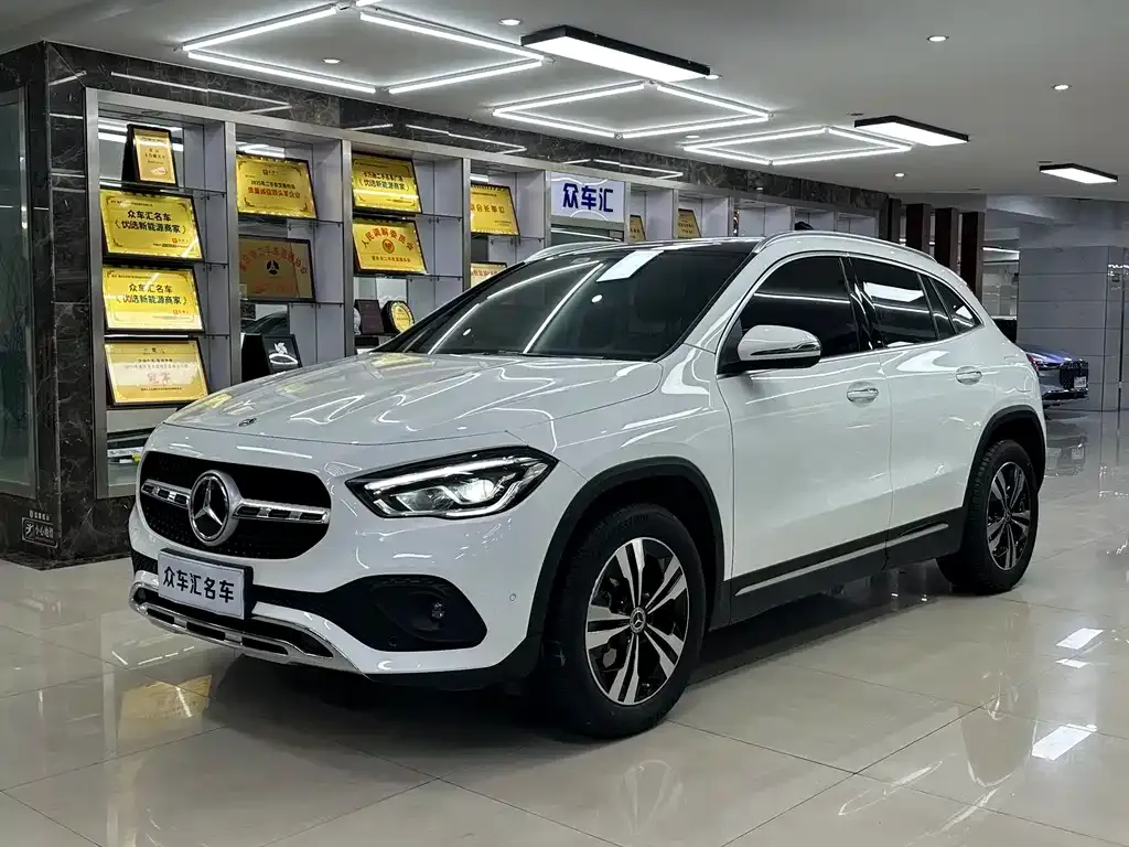 Mercedes-Benz GLA — фото 1
