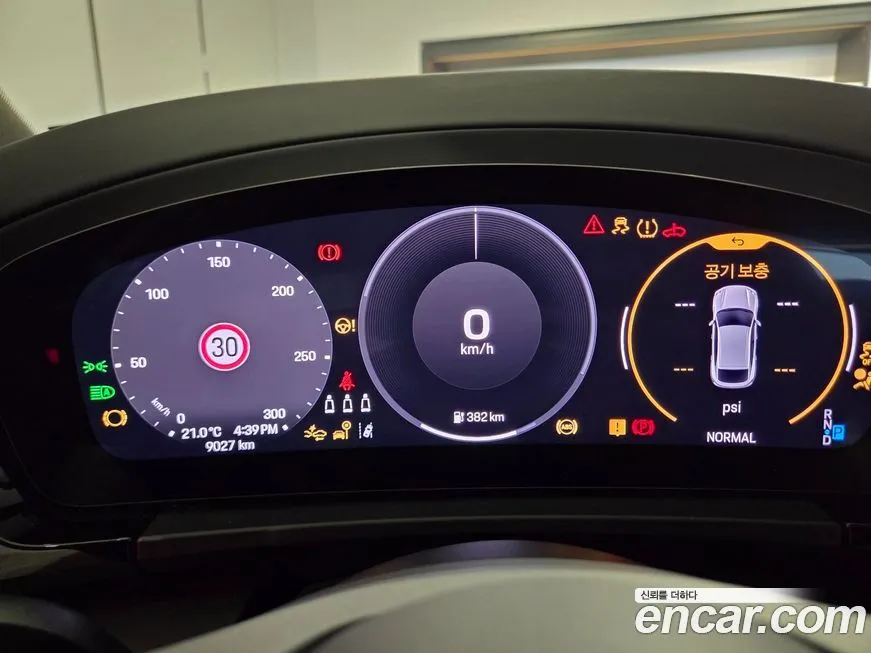 Porsche Macan — фото 8