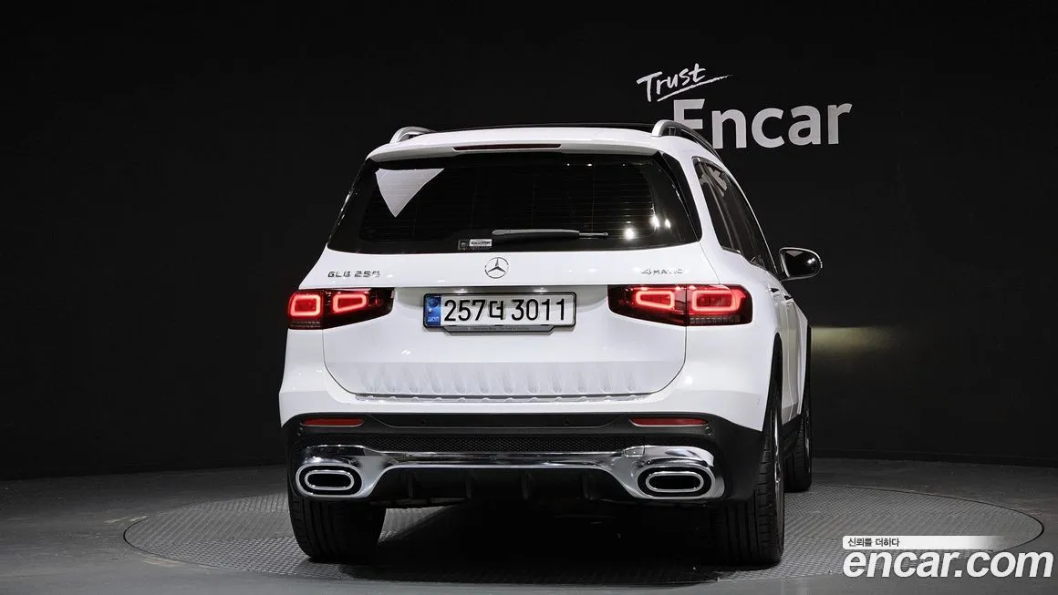 Mercedes-Benz GLB-Class — фото 7