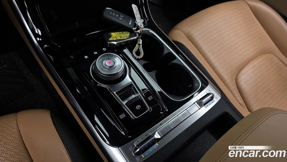 Kia Carnival — фото 10