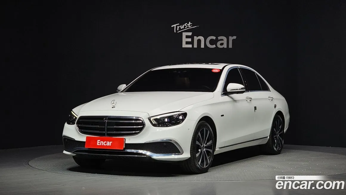 Mercedes-Benz E-Class — фото 1