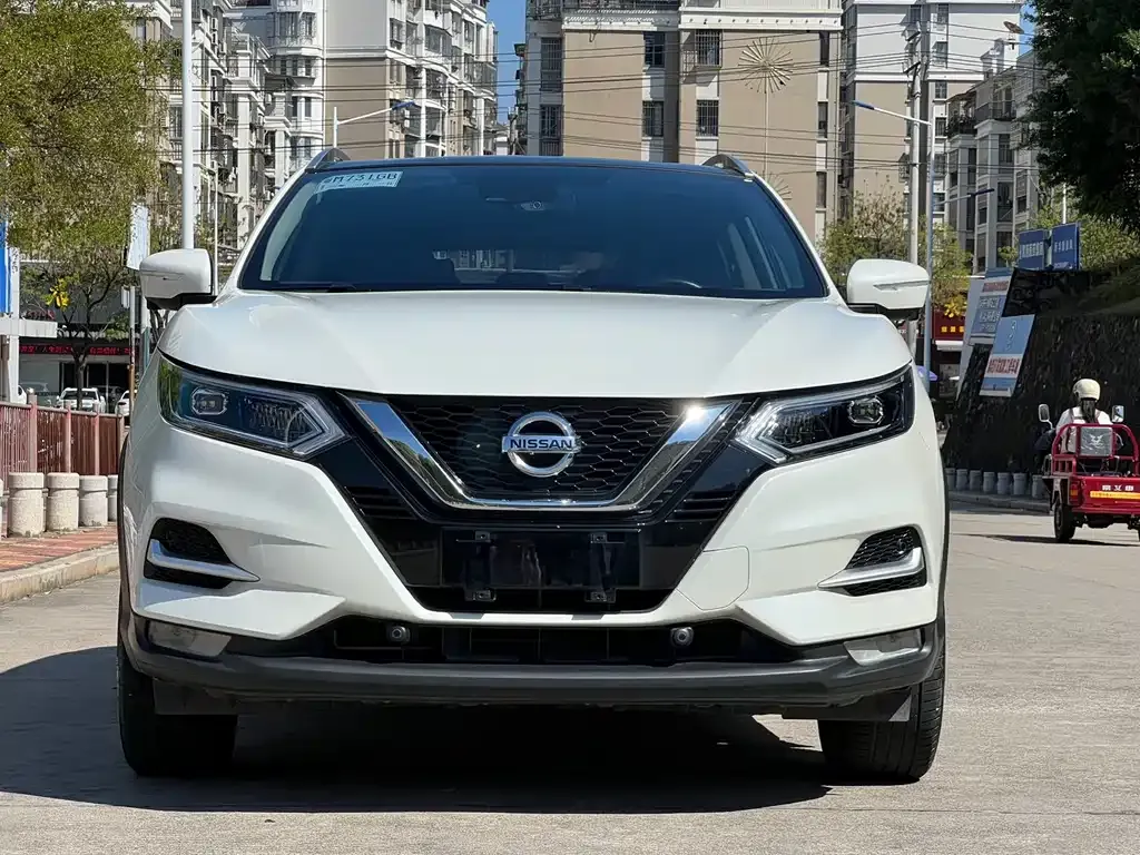 Nissan Qashqai — фото 7