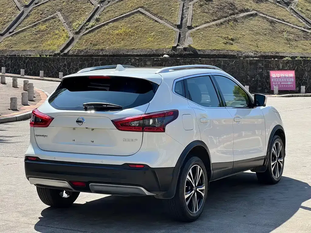 Nissan Qashqai — фото 6